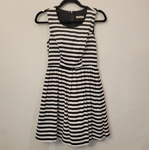 Just Ginger Black and White Striped Sleeveless Dress W/ Tulle Lining Size Small